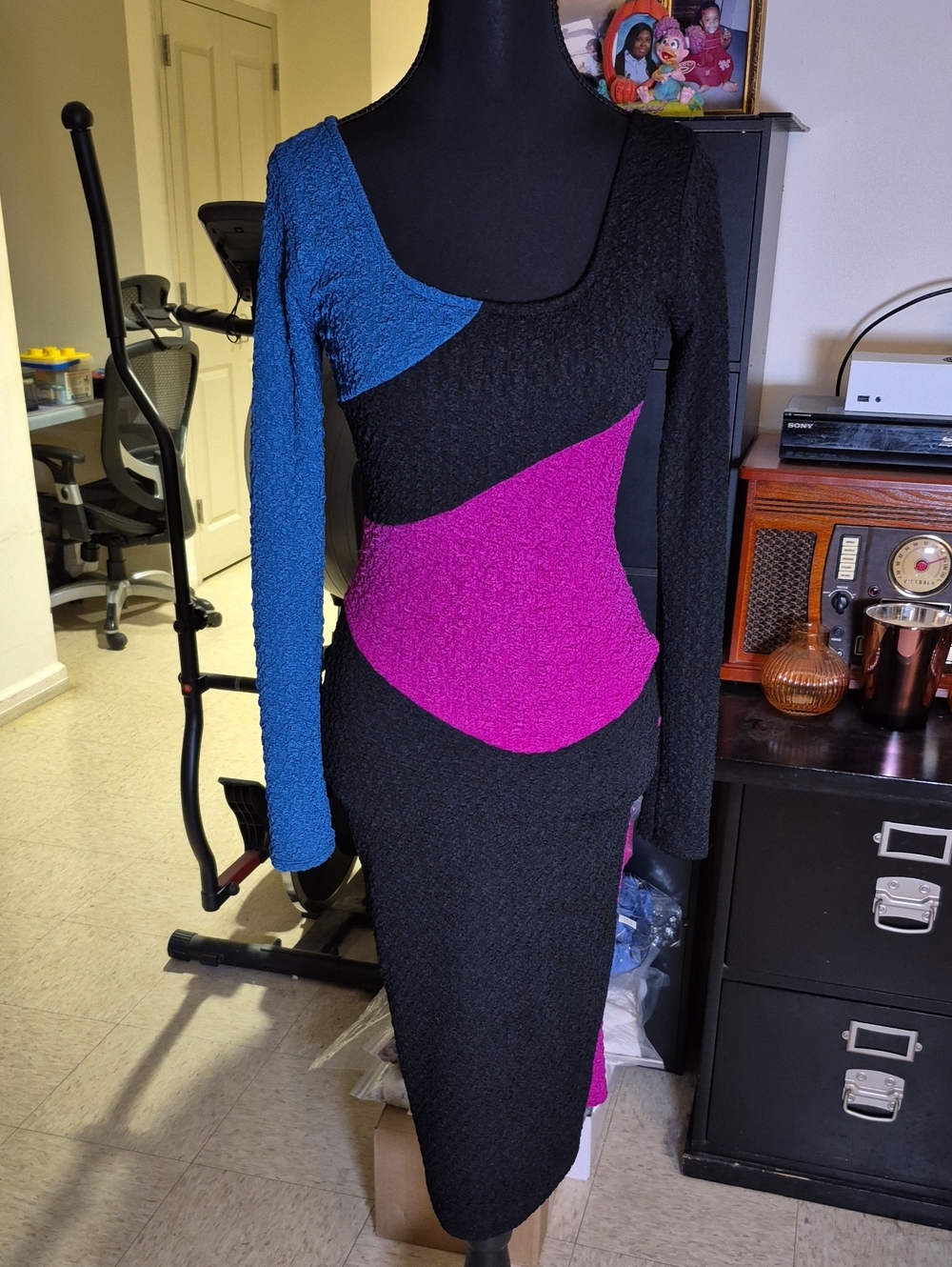 Black Long-Sleeve Bodycon Dress with Blue and Fuchsia Colorblock